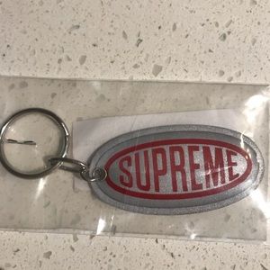 Supreme Reflective Keychain Silver
